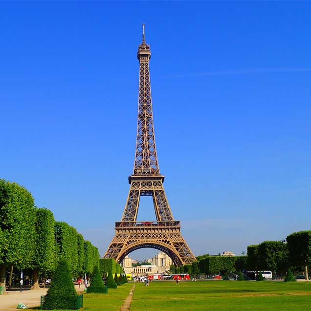 Eiffel Tower clear sky